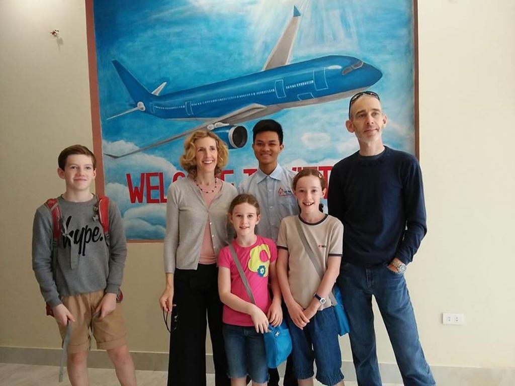 Family Airport Hotel Thach Loi Eksteriør bilde